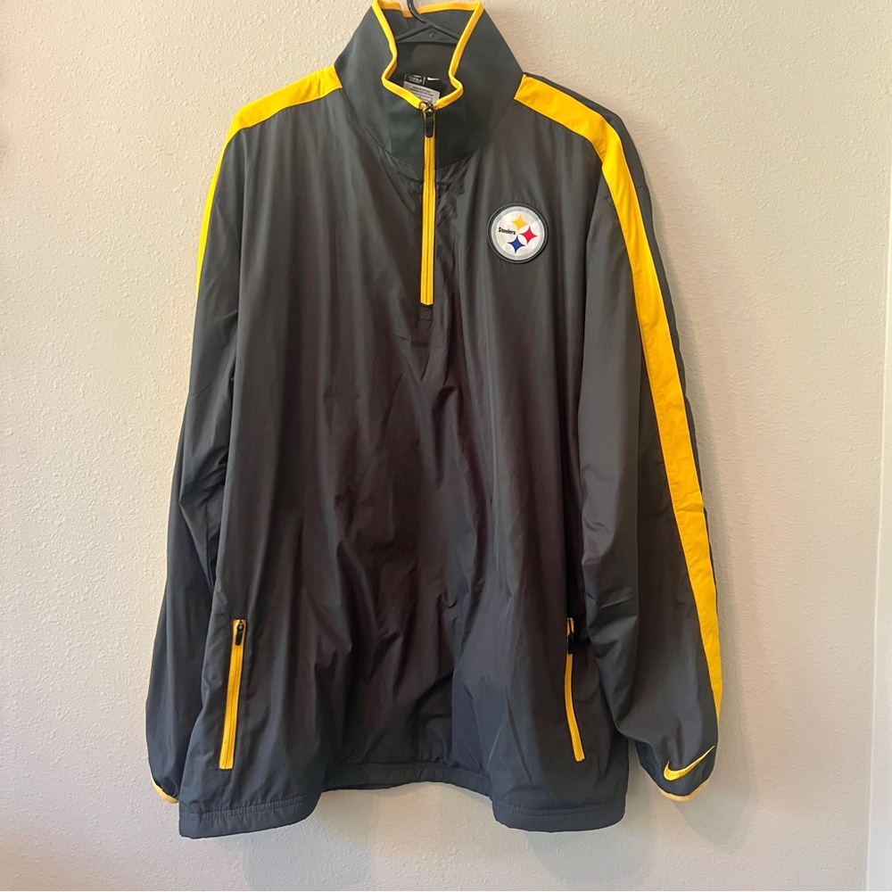 Steelers NFL Nike Men’s Black & Yellow Windbreaker – Size Large